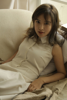 一面亲上边一面膜带揉胸